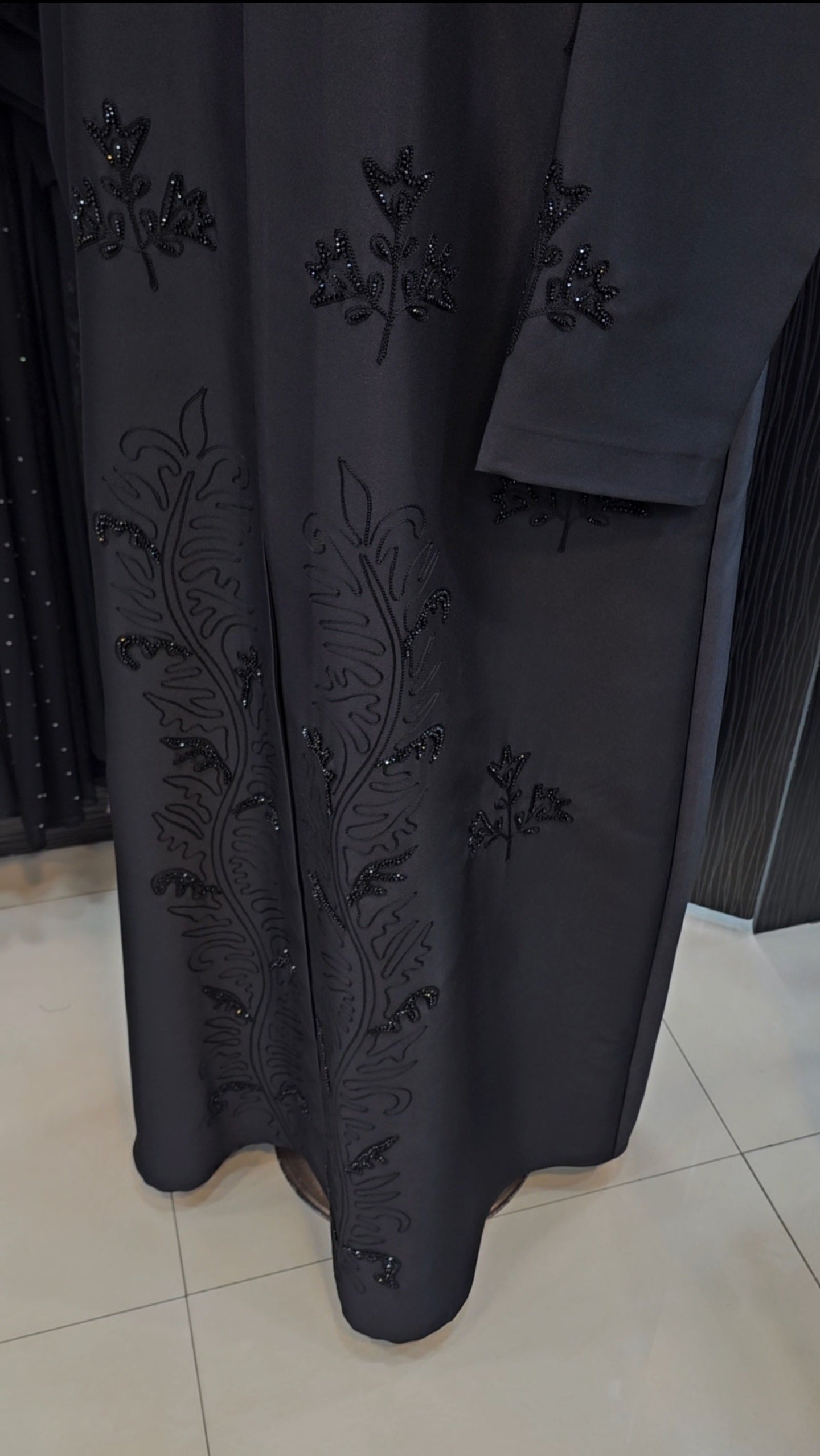 Black design abaya